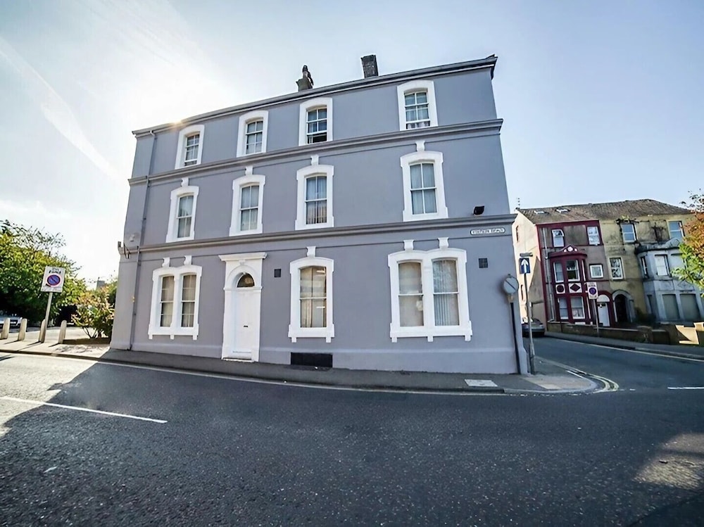 Cumberland Hotel — hotel in Workington