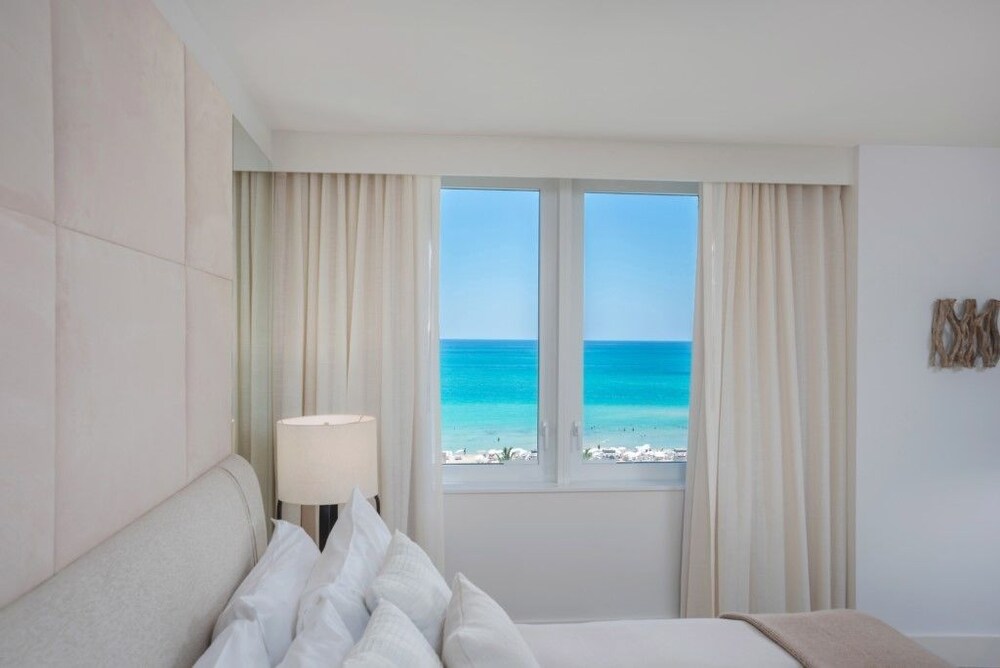 5 Star Hotel 1 1 Direct Ocean Unit 944 1 Bedroom Condo - photo 4
