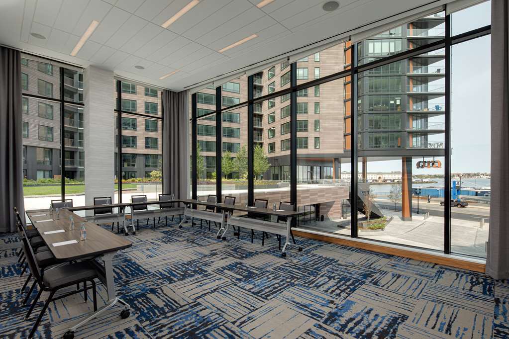 Hyatt Place Boston Seaport District - photo 32