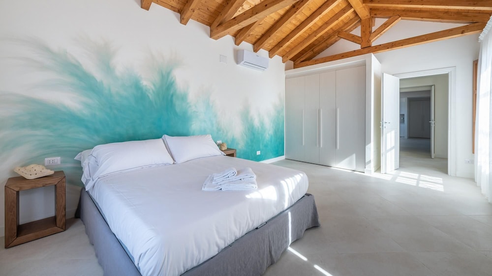 Locanda Della Meridiana Erica — 4-Star Luxury Hotel in Pula, Italy