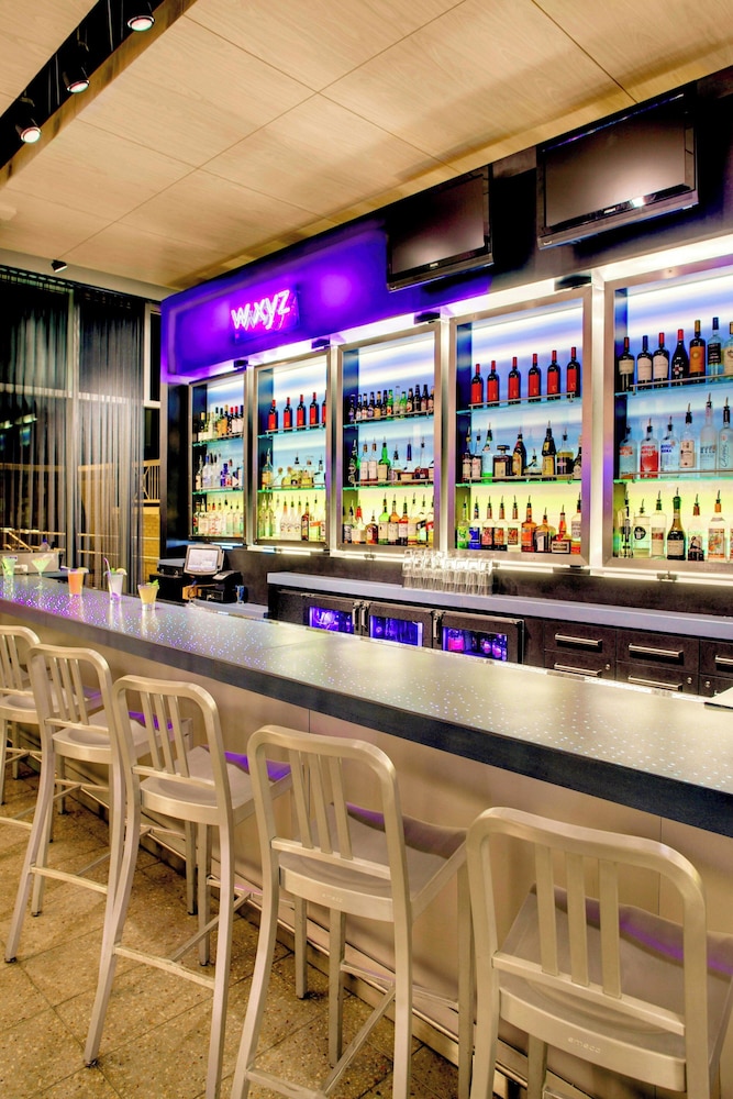 Aloft Austin at The Domain - photo 36