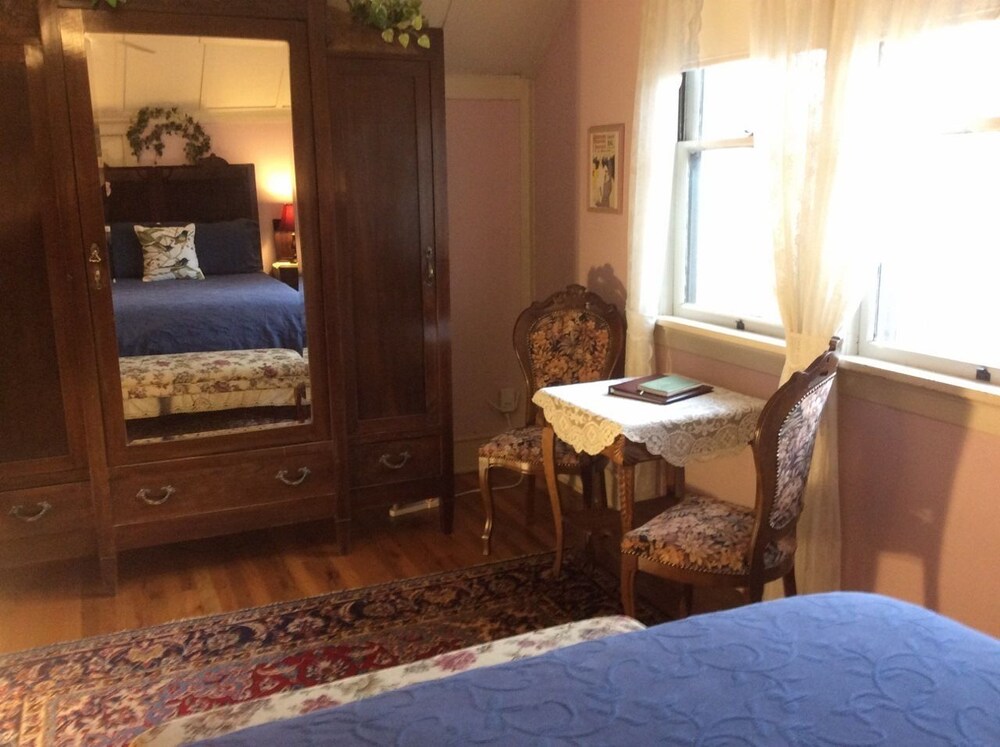 Barretta Gardens Inn - photo 7