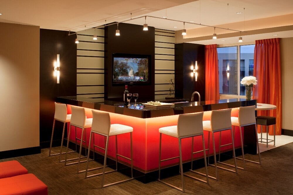 Meridian at Pentagon City by Global Luxury Suites - photo 12