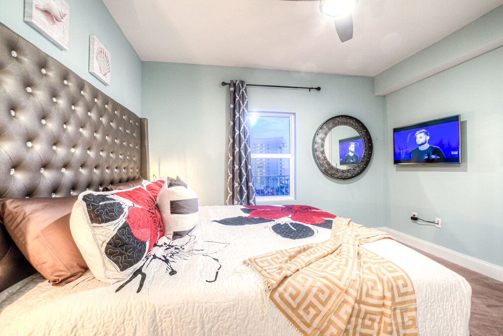 Laketown Wharf Resort by Aneliya's Rentals - photo 170
