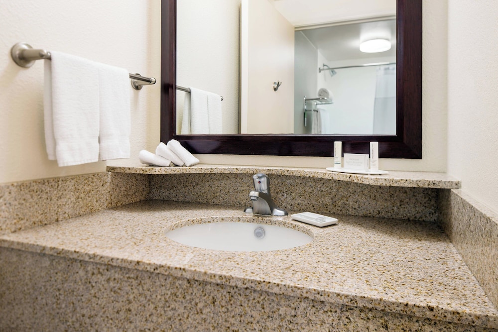 SpringHill Suites by Marriott Bakersfield - photo 12