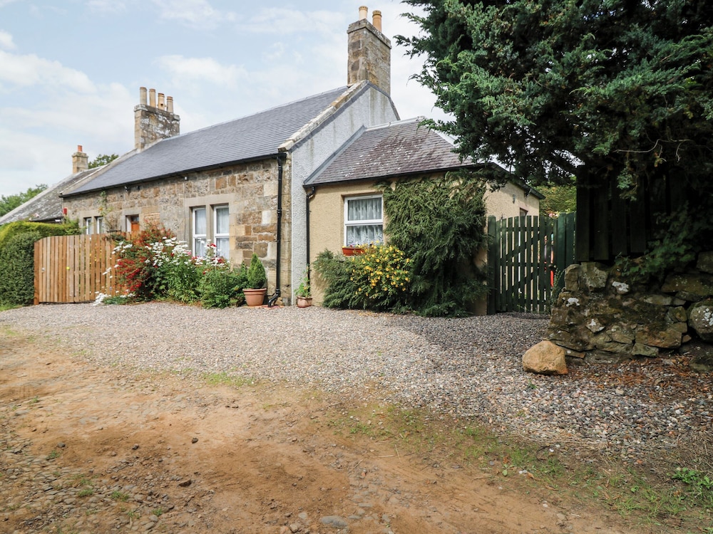 Katmoget Cottage — 4-Star Luxury Hotel in Cupar, United Kingdom