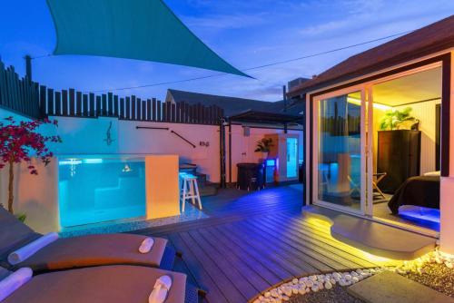 Wellness Spa Retreat Sleeps 19 — Phoenix