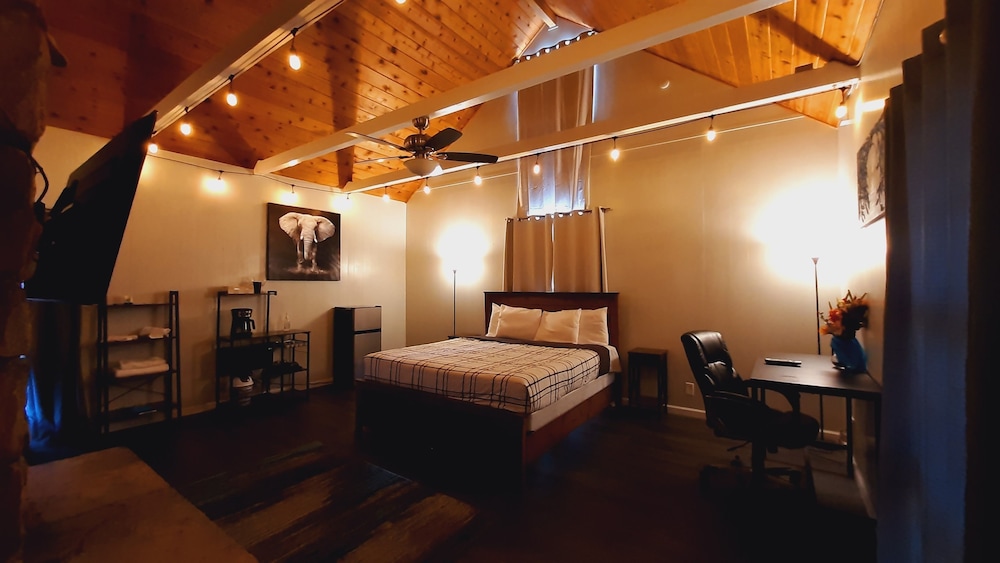 Sherwood Arms Motel - photo 11