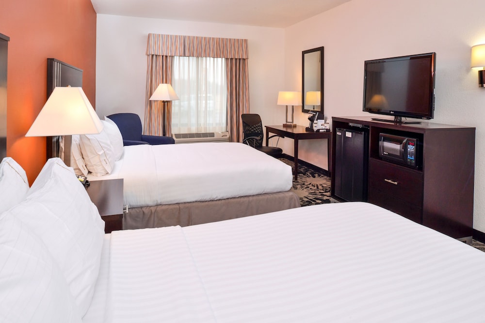 Holiday Inn Express & Suites Greenfield an IHG Hotel - photo 3
