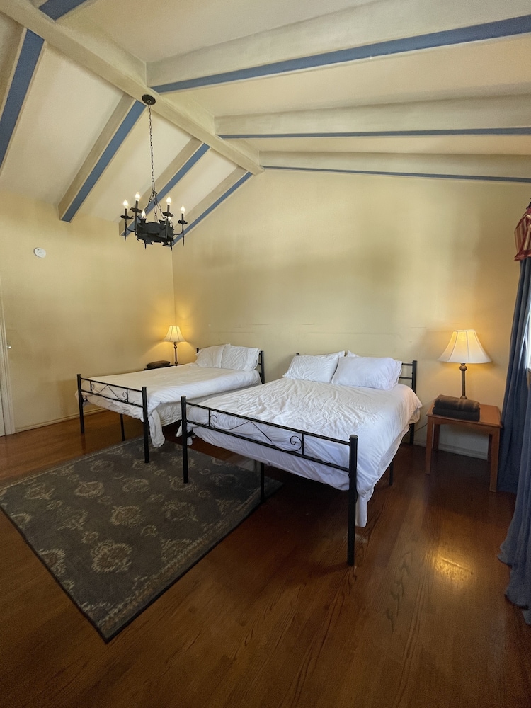 Young Mansion - photo 11