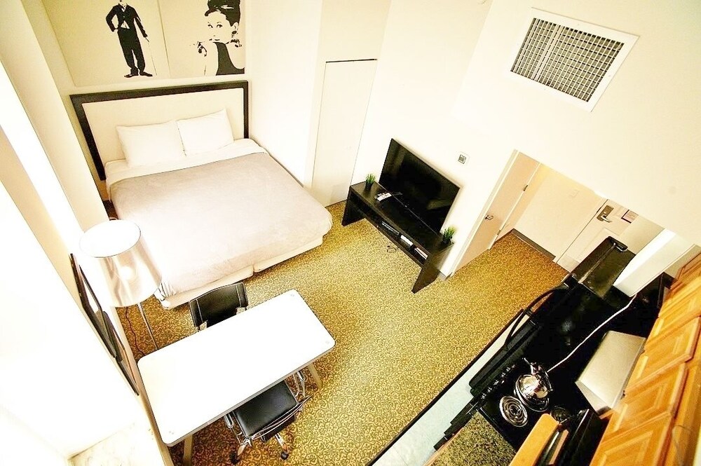 The Pittsfield Hotel Apartments Suites - photo 13