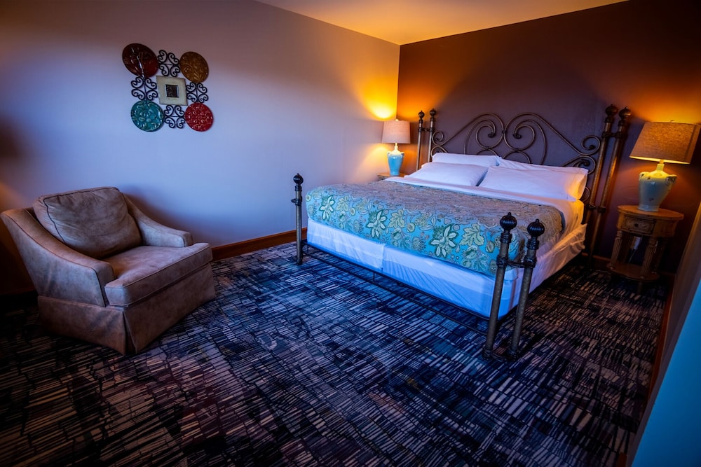 The Ennis Inn and Pub — hotel in De Pere
