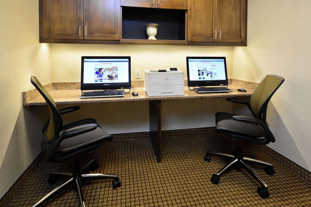 Hilton Garden Inn Greensboro Airport - photo 62