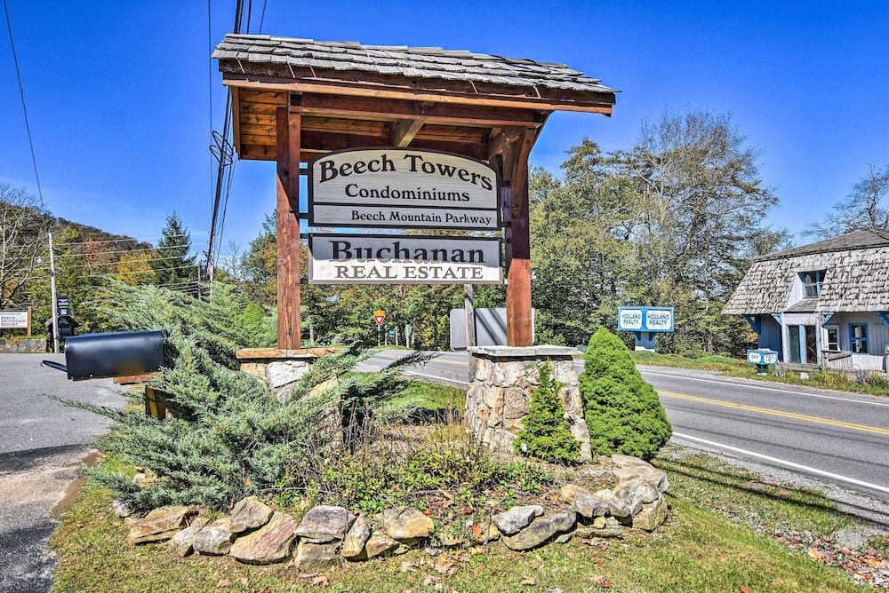 Cozy Condo: Walk to Resort 9 Mi to Sugar Mountain in Banner Elk, United States