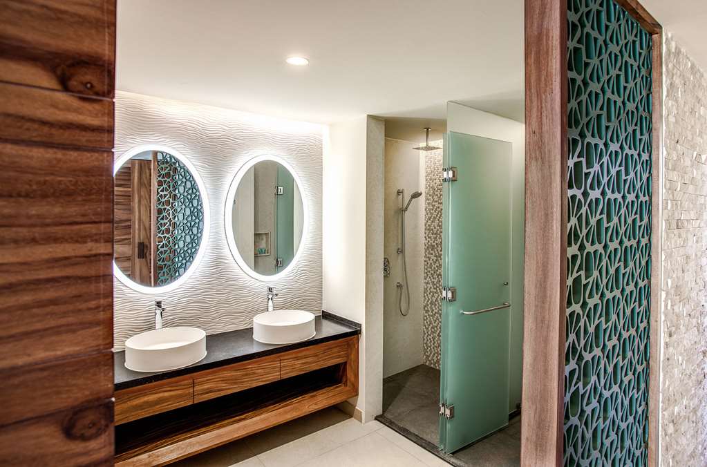 Double Sink Shower
