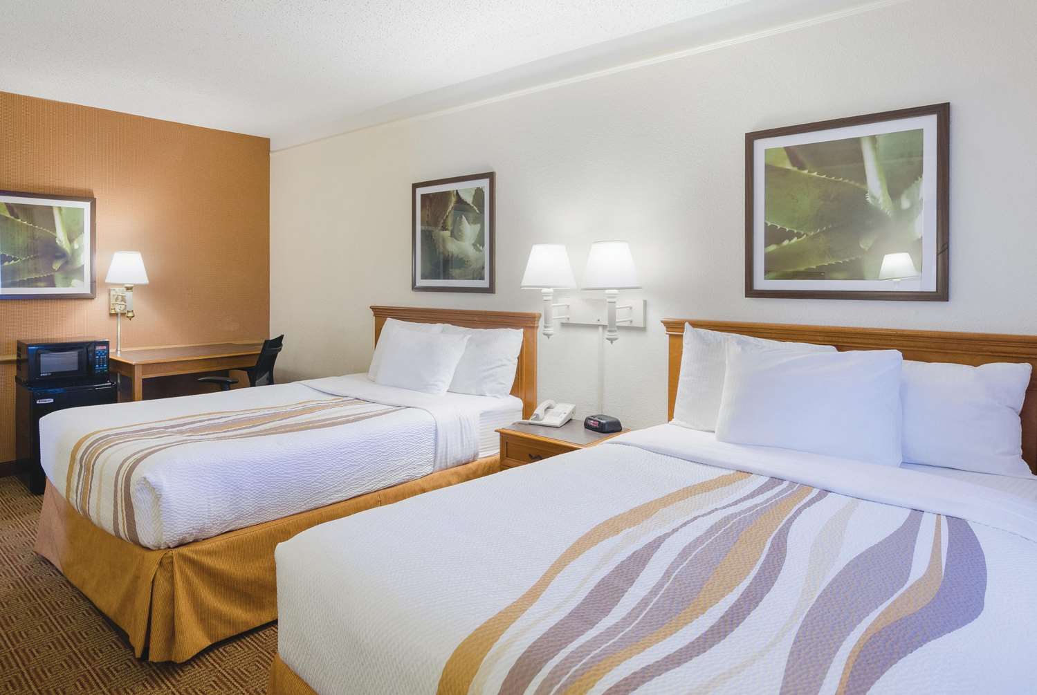 La Quinta Denver Cherry Creek Hotel - photo 8
