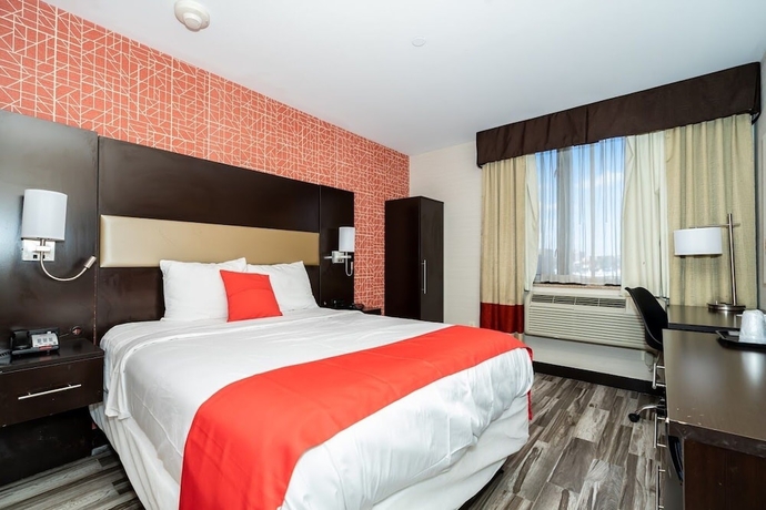 AirTrain Plaza Hotel JFK Airport - photo 7