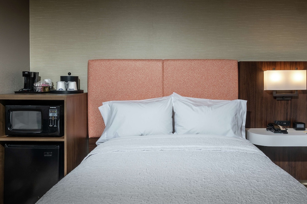 Hampton Inn Fall River Westport - photo 21