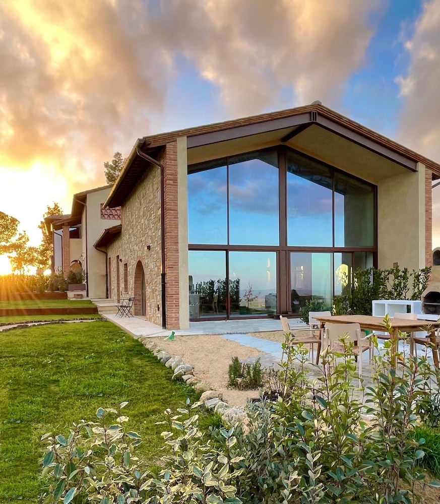 Pendolino Apartment Garden Pool Montaione Toscana — 4-Star Luxury Hotel in Montaione, Italy