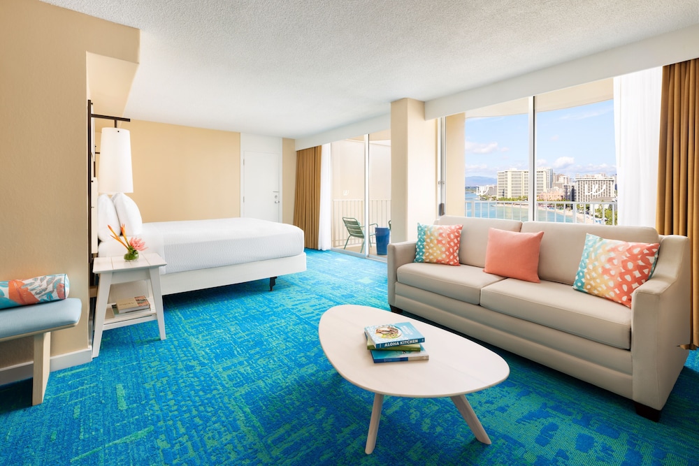 The Twin Fin Hotel - photo 15