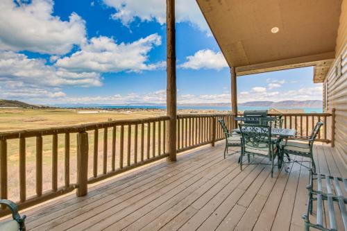 14 Mi to Beaver Mountain Ski Area Group Getaway in Garden City, United States