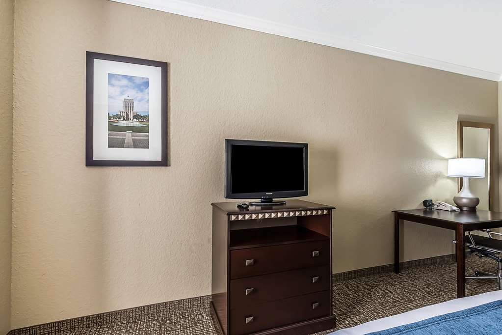 Comfort Suites Houston IAH Beltway 8 - photo 18