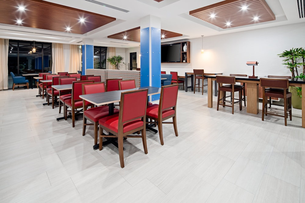 Holiday Inn Express Hotel & Suites Atascadero by IHG - photo 51