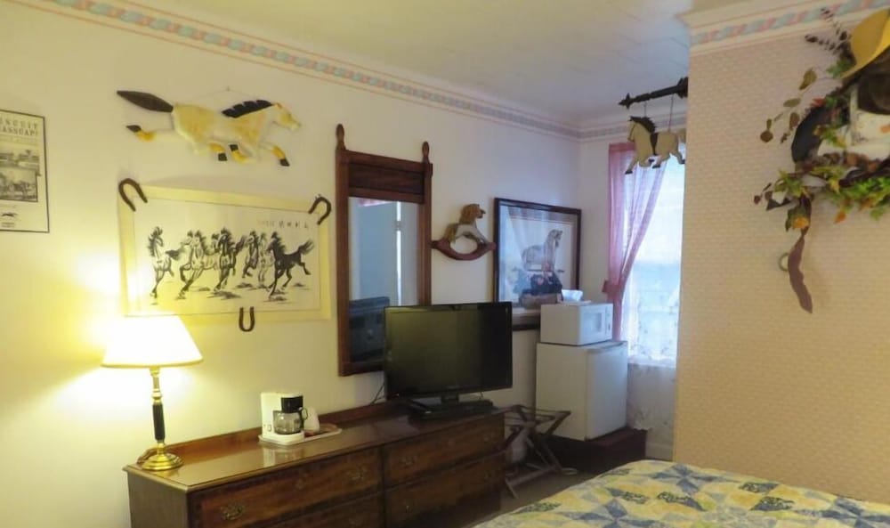 Lake Winnipesaukee Motel - photo 15