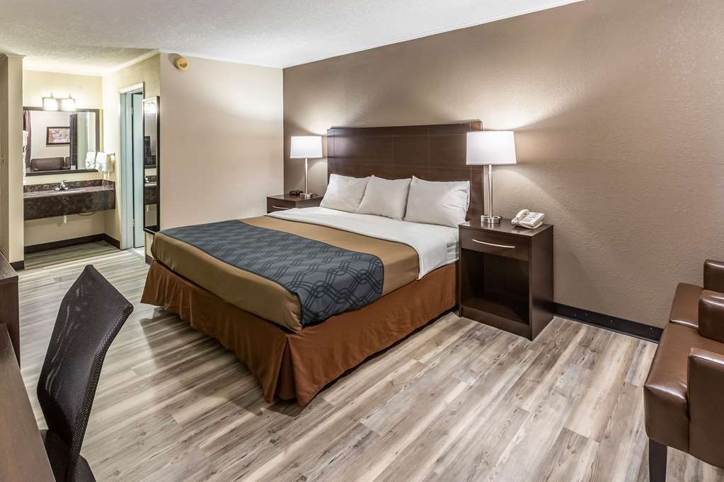 Econo Lodge Inn & Suites Newton - photo 14