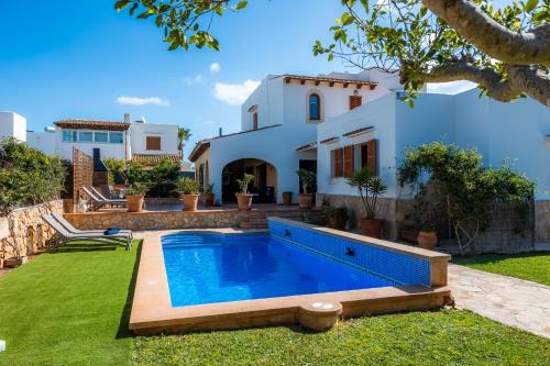 Villa Dos Estels — 4-Star Luxury Hotel in Santanyi, Spain