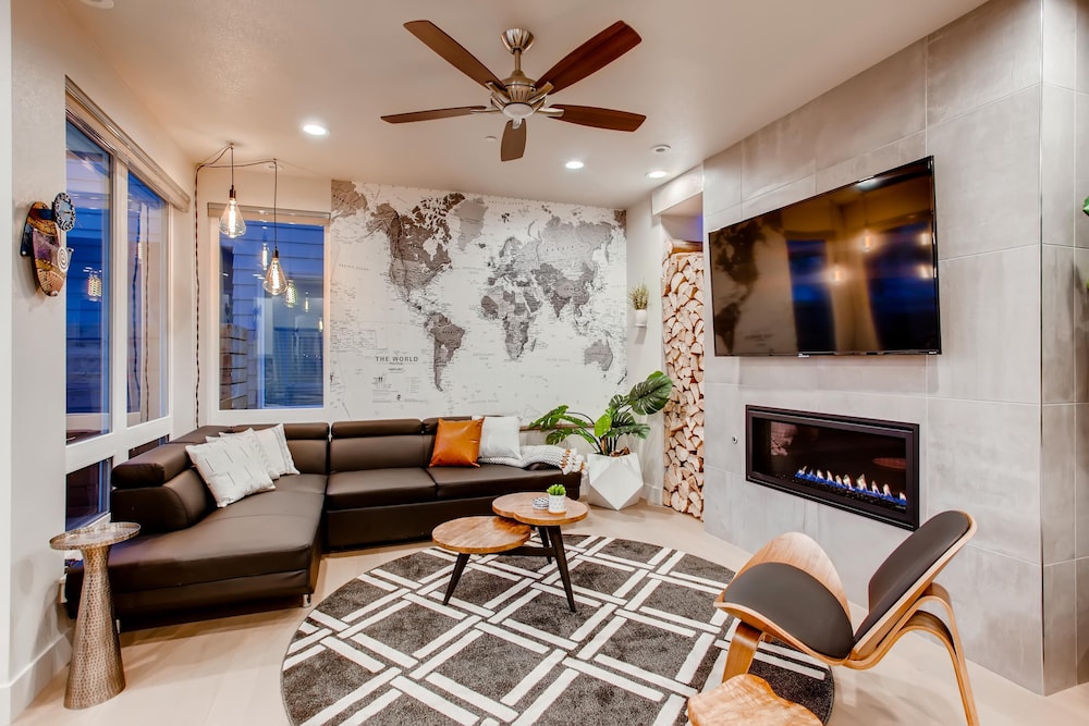 Old Town Swank Brand New To Brewery District in Fort Collins, United States