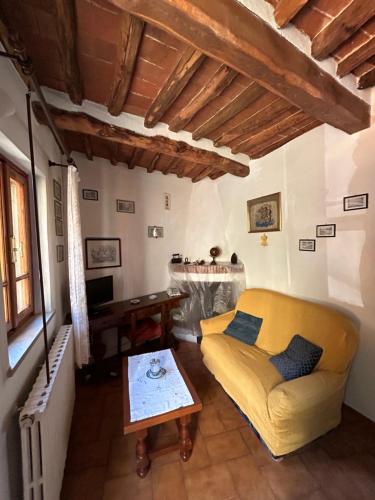Da Giovannina — hotel in Buti