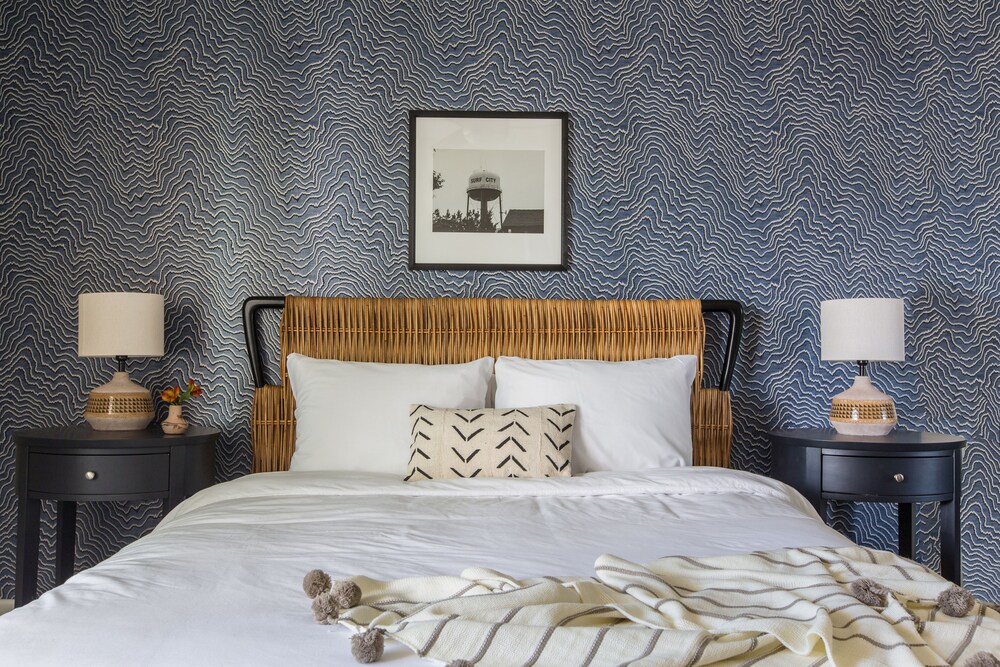 Superior Point Loma Suites by Sonder - photo 18