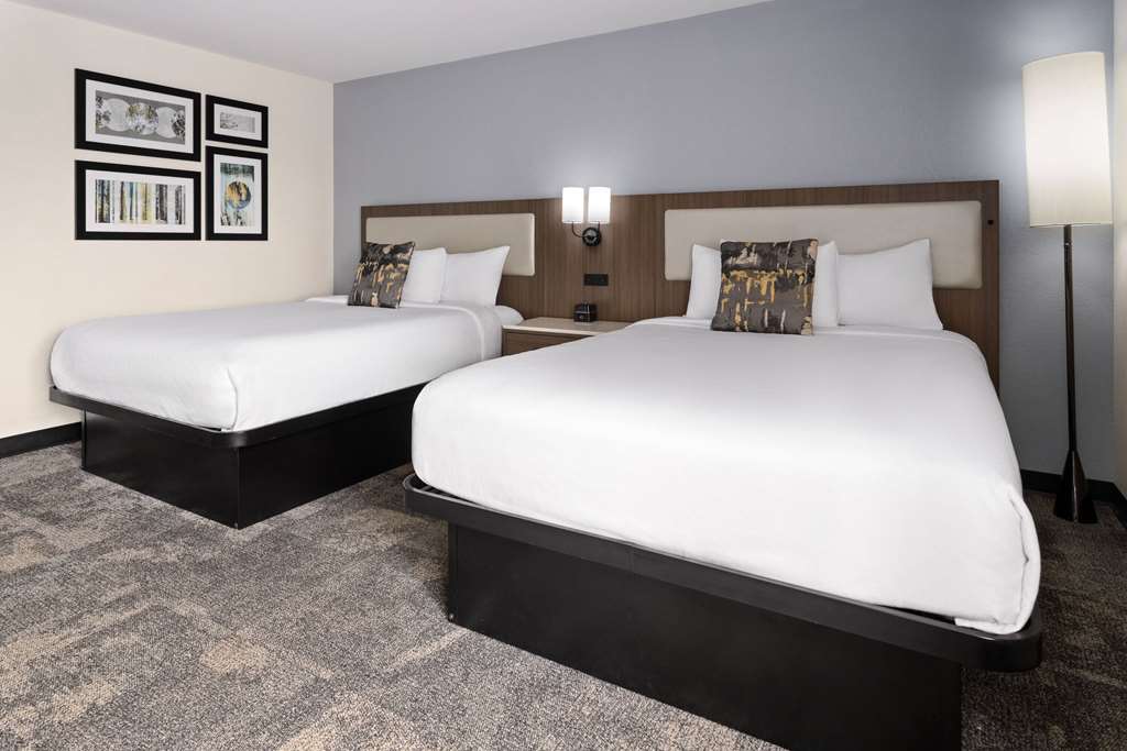 La Quinta Inn & Suites by Wyndham Atlanta South Newnan - photo 26