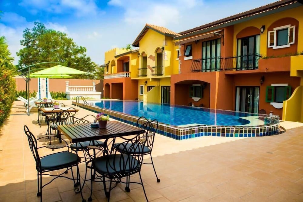 Hotel Toscana Trad in Trat, Thailand