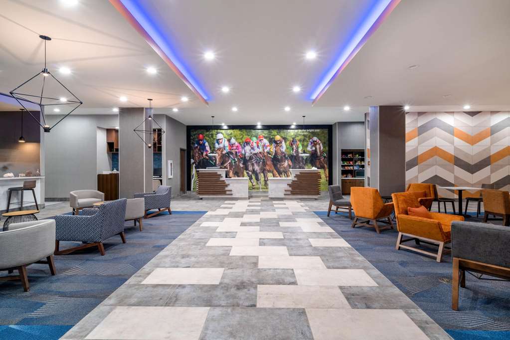 La Quinta Inn & Suites by Wyndham Louisville NE Old Henry Rd - photo 4