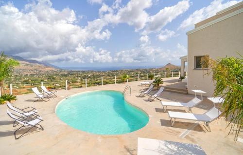 Villa Chicos with Panoramic Private Pool — 4-Star Luxury Hotel in Castellammare Del Golfo, Italy