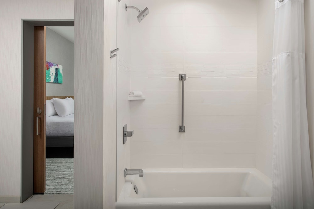 Hilton Garden Inn San Jose Airport - photo 26