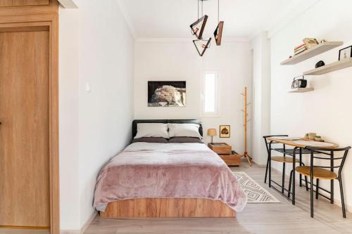 Under the Hill — 4-Star Luxury Hotel in Athens, Greece