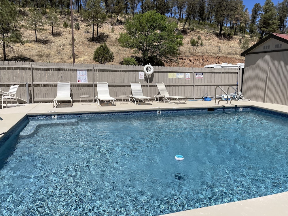 Ruidoso Mountain Inn - photo 9