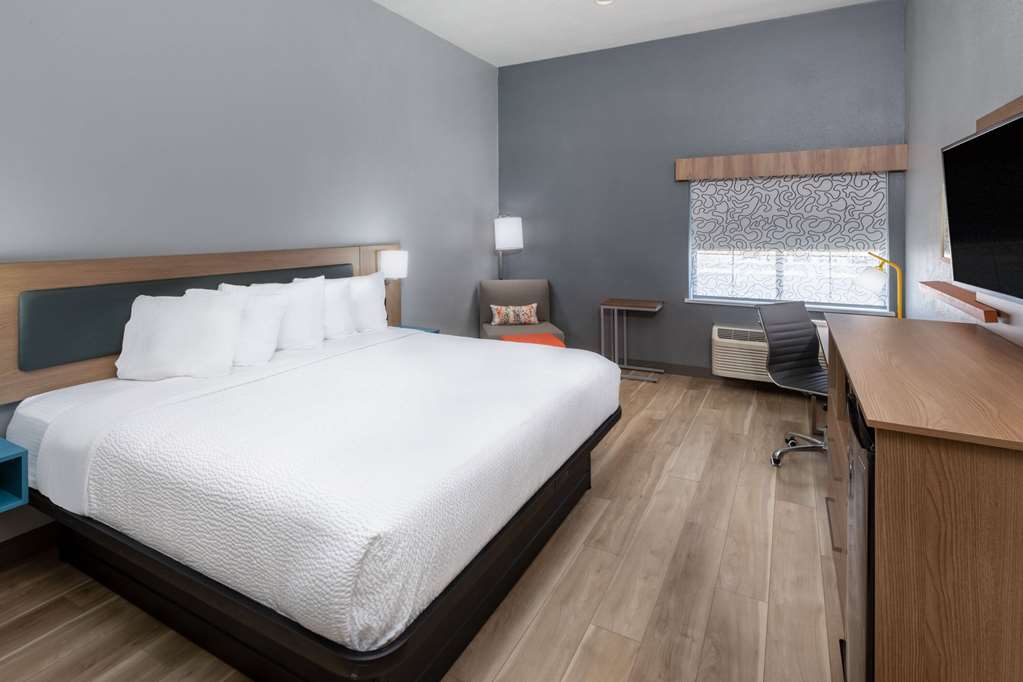 La Quinta Inn & Suites by Wyndham New Braunfels - photo 33