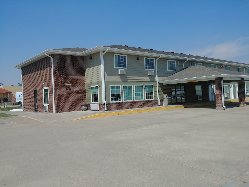 Boarders Inn & Suites by Cobblestone Hotels Broken Bow in Broken Bow, United States