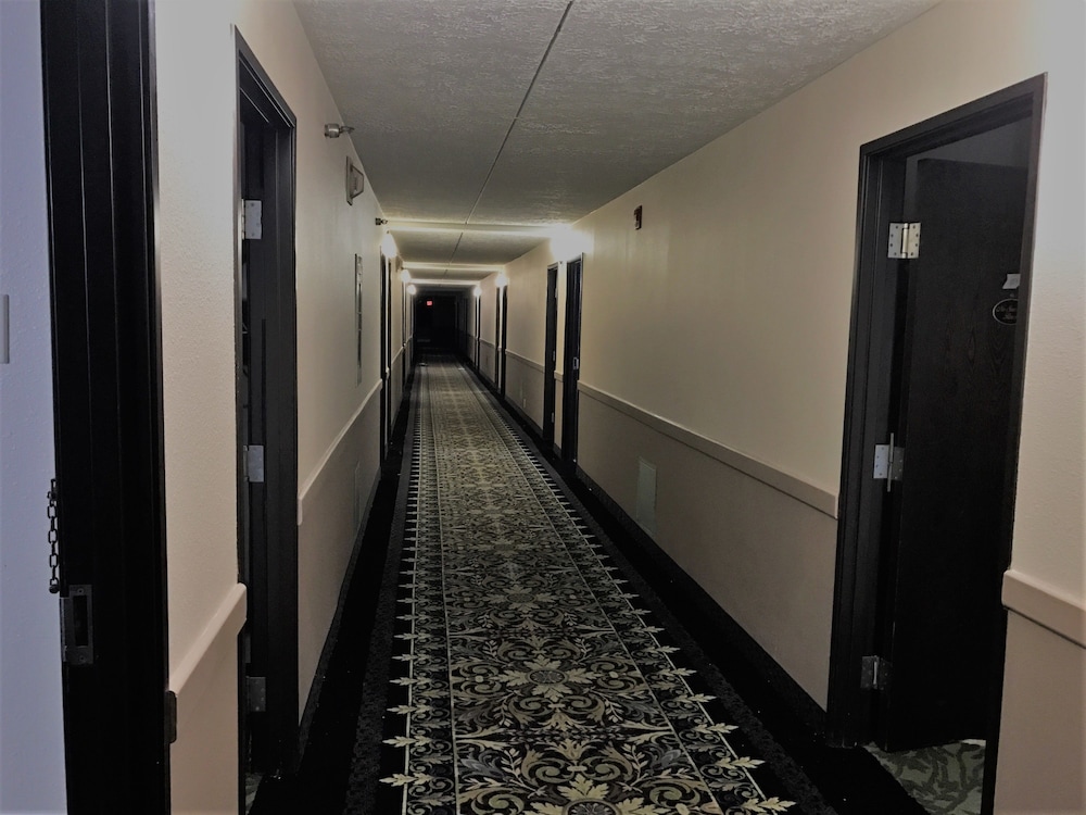 Travelodge by Wyndham Houghton Lake - photo 15