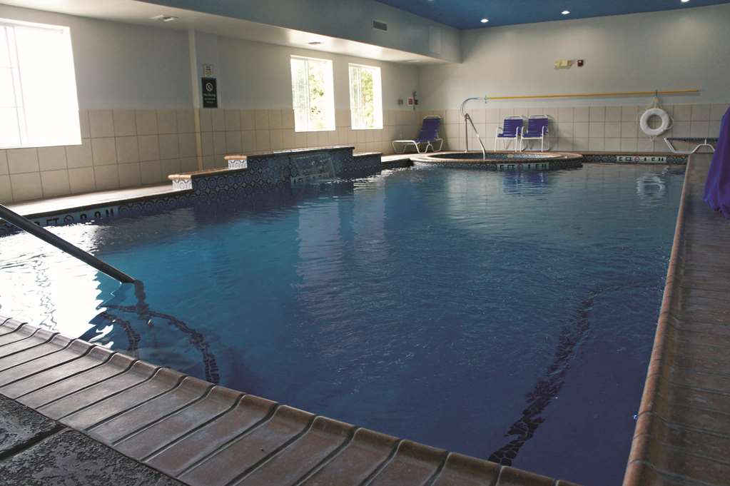La Quinta Inn & Suites by Wyndham Orange - photo 9