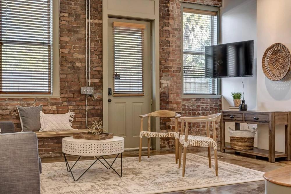 Hidden Gem 2B Towhhouse in Springfield Close to DT and Stadium in Jacksonville, United States