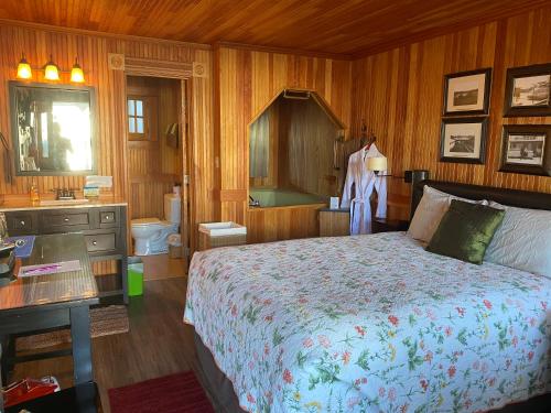 Whistling Winds Motel - photo 23