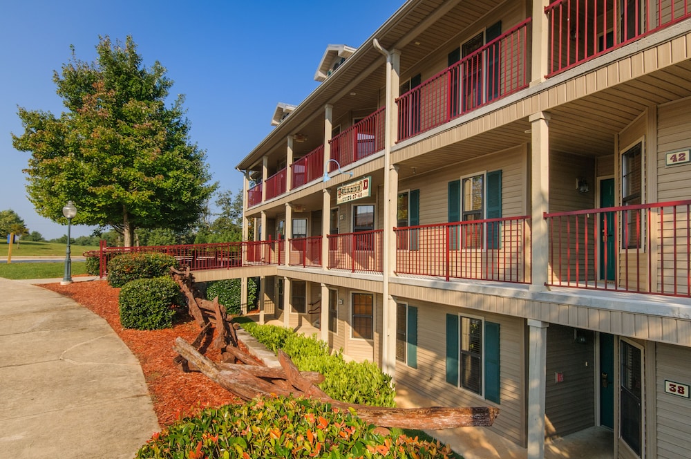 Silverleaf Resort - carbon neutral hotel in Clarkesville