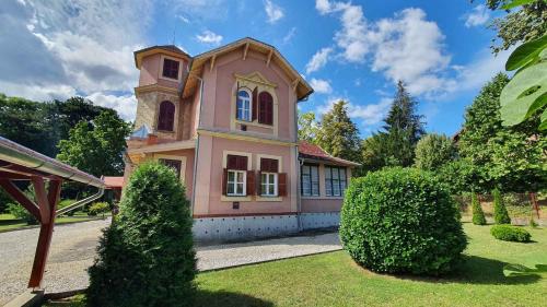 Apartment Balatonföldvar Balaton 18521 — 4-Star Luxury Hotel in Balatonfoldvar, Hungary
