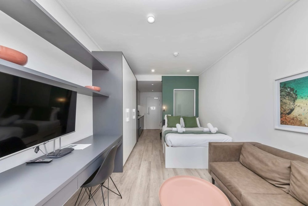 Stunning Studio Apartment With Balcony Woodstock