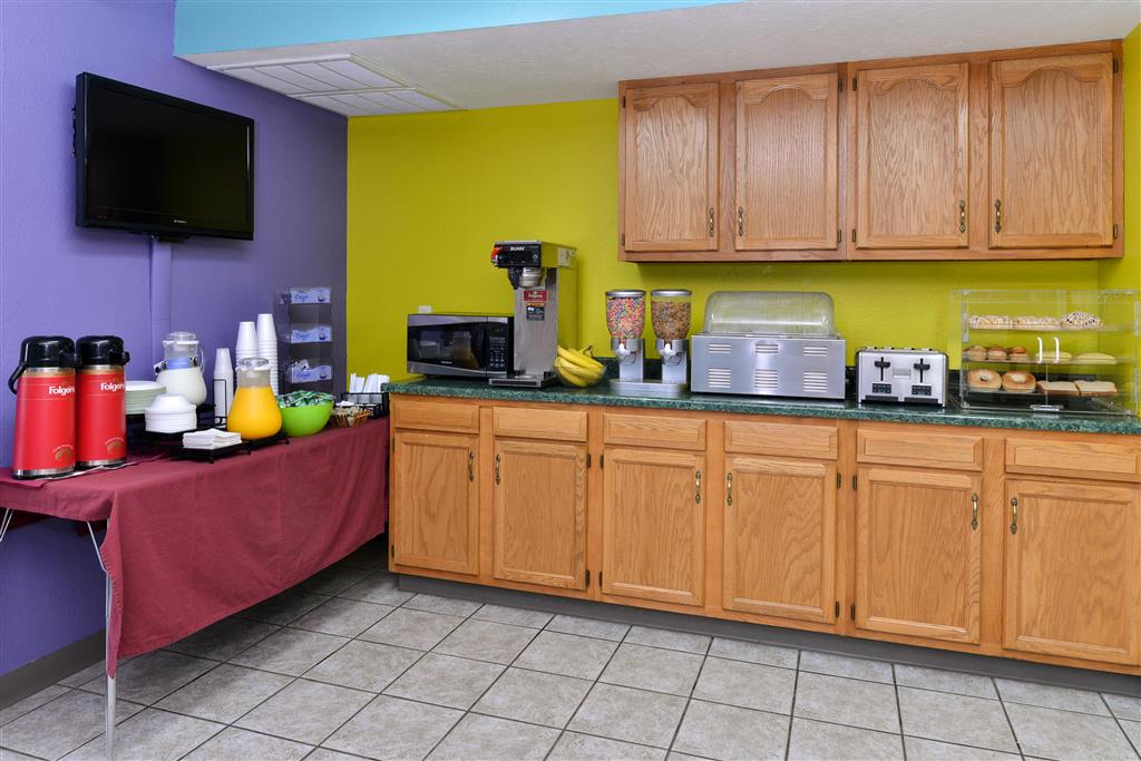 Americas Best Value Inn Seymour - photo 18